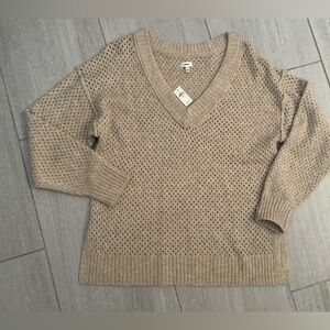 Aerie beige v-neck chenille sweater. NWT. Size Medium.